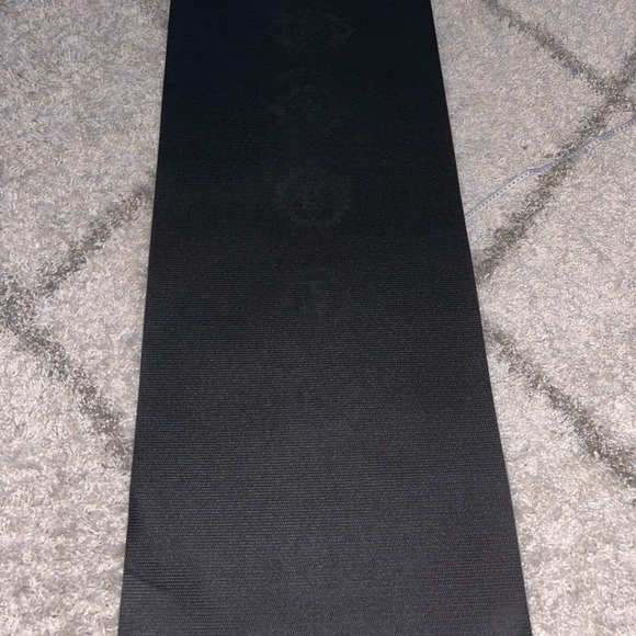 🆕GAIAM Black Chakra Yoga Mat - Picture 8 of 10